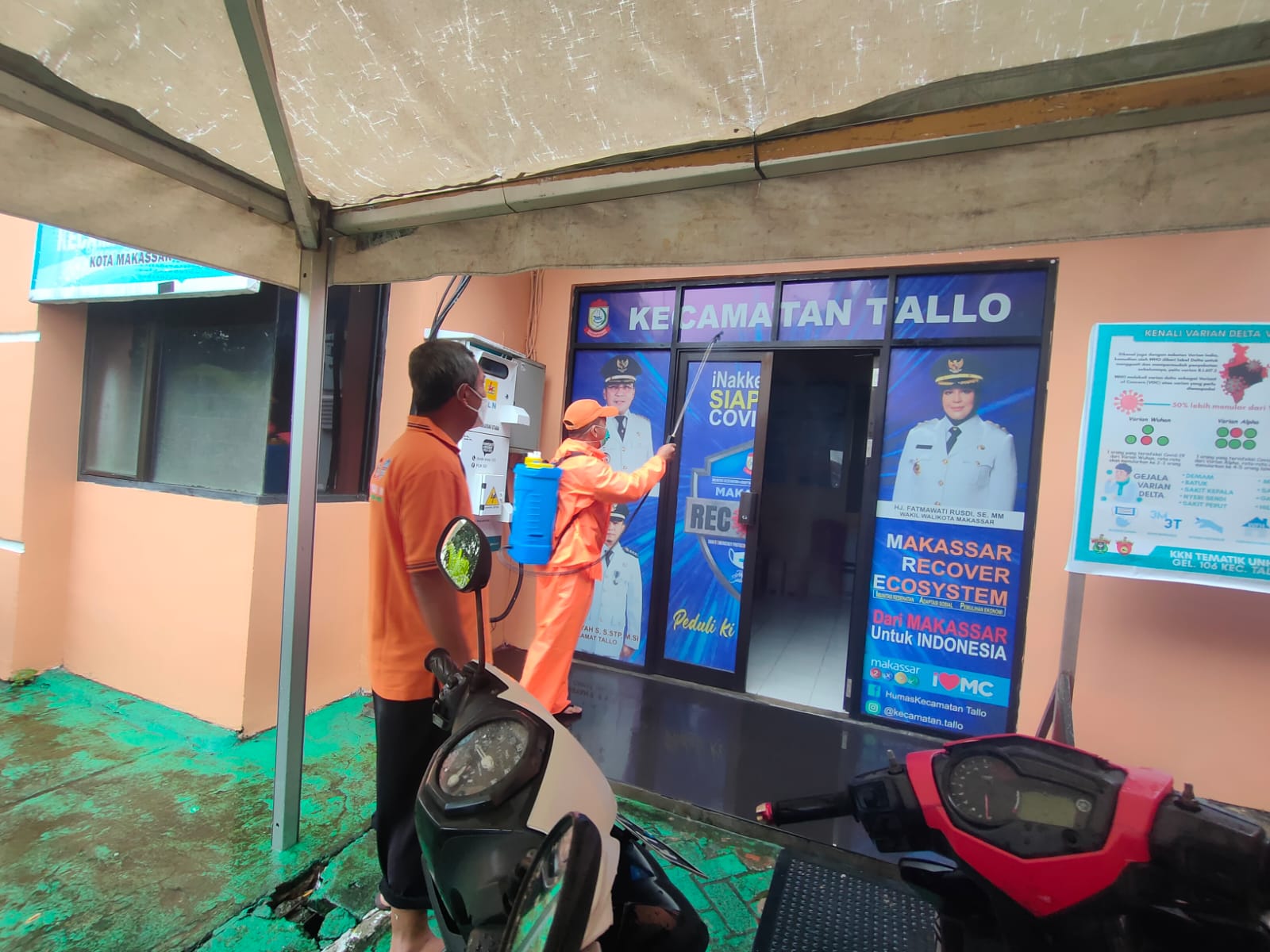 Putuskan Penyebaran Covid-19, Seluruh Kantor Pelayanan di Kecamatan Tallo Disemprot Disinfektan